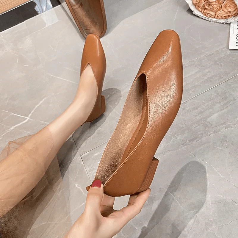 Avory Elodie Vintage Women's Flats - Image 8